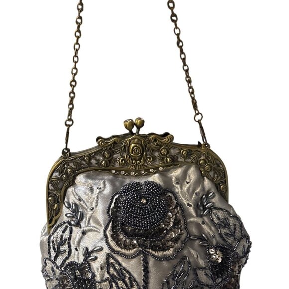 Vintage Silver Beaded Floral Clutch With Antique Brass Frame & Chain Handle - Picture 1 of 6
